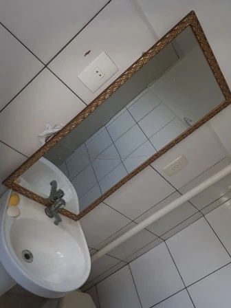 56579