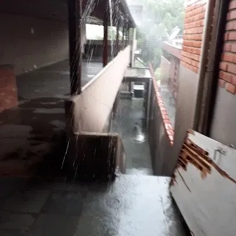 Casa - Laranjeiras, Caieiras