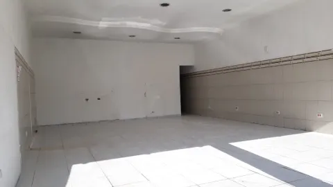 Salão Comercial para vender em Perus
