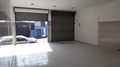 Salão Comercial para vender em Perus