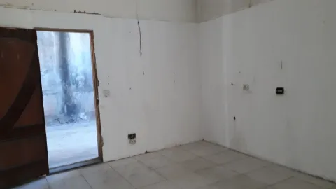 Salão Comercial para vender em Perus