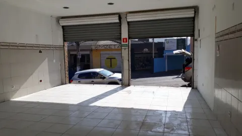 Salão Comercial em Perus