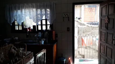 Casa - Laranjeiras, Caieiras