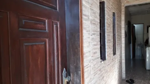 Casa - Laranjeiras, Caieiras