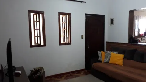 Casa - Laranjeiras, Caieiras