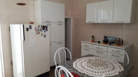 Prédio para vender em Perus