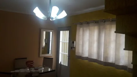 Casa - Laranjeiras, Caieiras