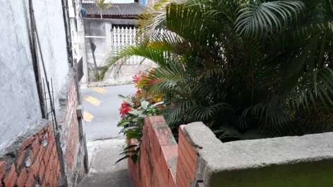 Casa - Laranjeiras, Caieiras