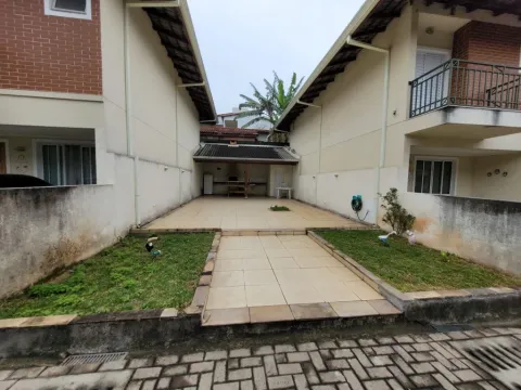 Sobrado para vender em Laranjeiras
