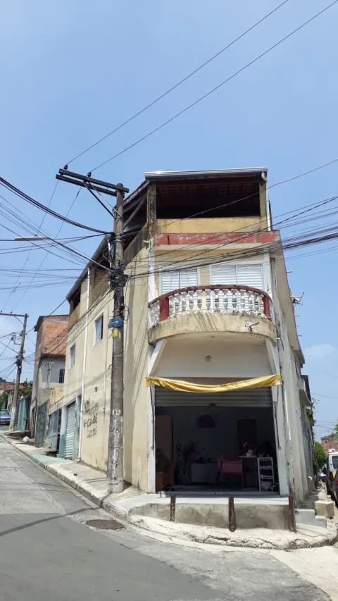 Prédio em Perus