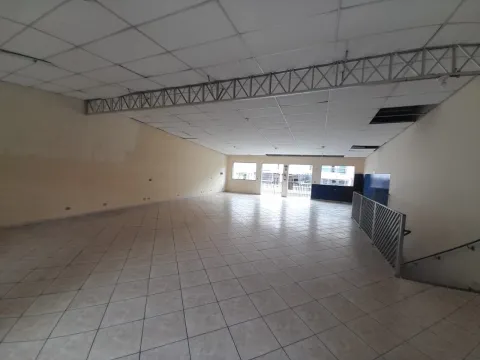 Prédio para vender em Perus