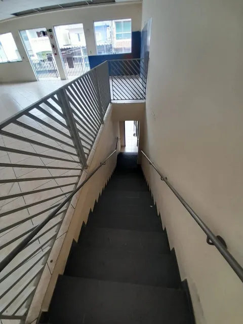Prédio para vender em Perus