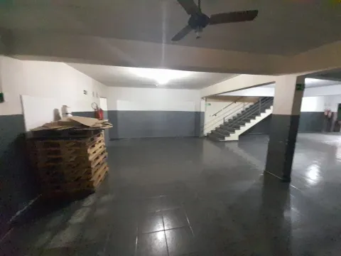 Prédio para vender em Perus