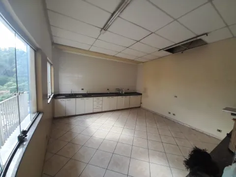 Prédio para vender em Perus