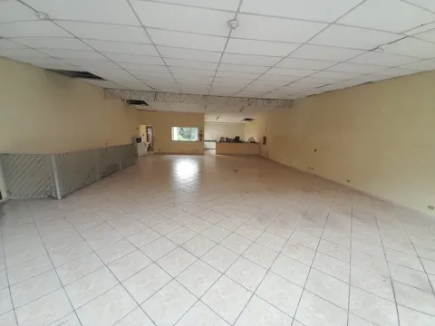 Prédio para vender em Perus