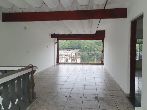 Casa - Laranjeiras, Caieiras
