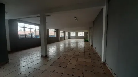 Salão Comercial em Perus