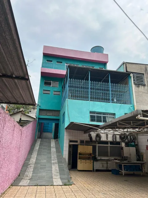 Prédio para vender em Perus