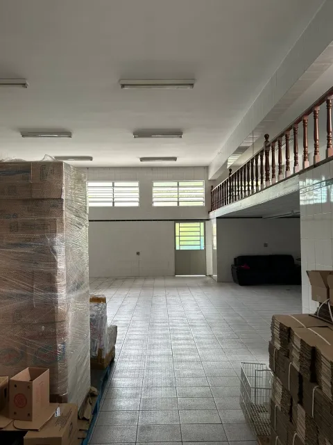 Prédio para vender em Perus