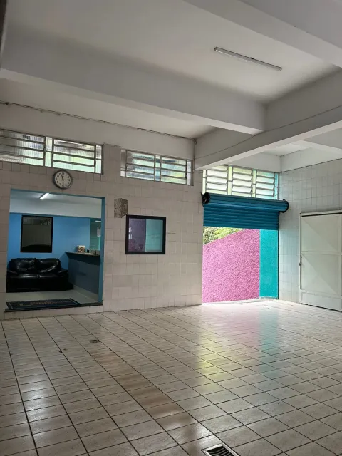 Prédio para vender em Perus