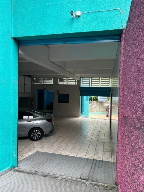 Prédio para vender em Perus