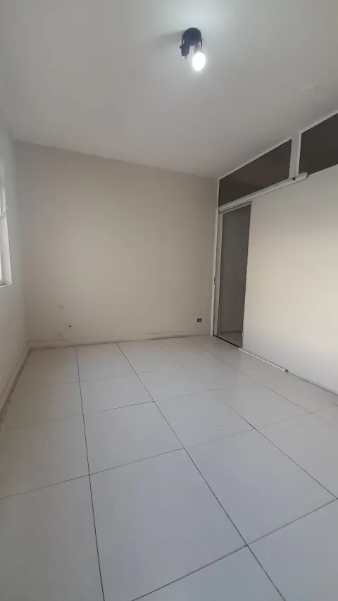 Sala comercial em Perus