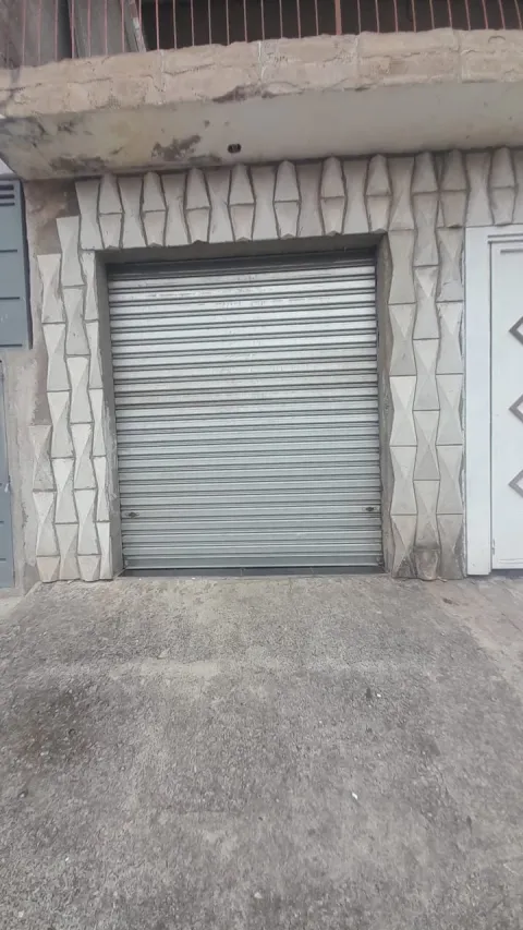 Salão Comercial em Rua Baruaré, 371  - Jd. Adelfiore