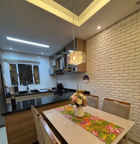Casa - Laranjeiras, Caieiras