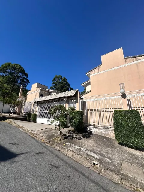Casa - Laranjeiras, Caieiras