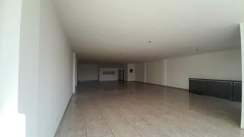 Salão Comercial para alugar em Perus
