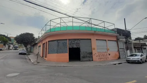 Salão Comercial em Perus
