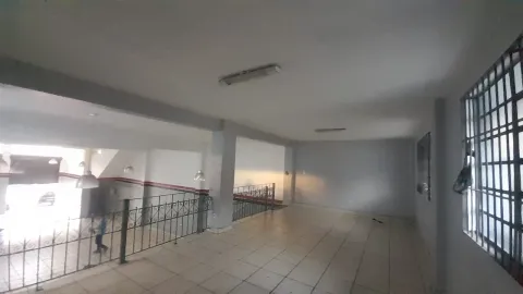 Salão Comercial para alugar em Vila Fanton