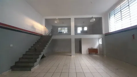 Salão Comercial para alugar em Vila Fanton