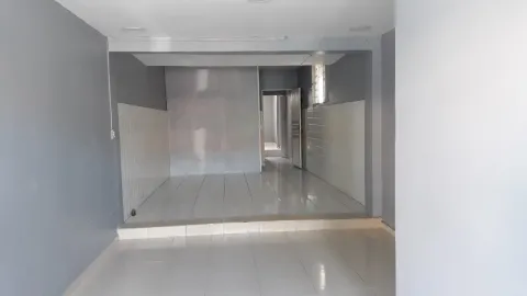 Prédio para vender em Perus