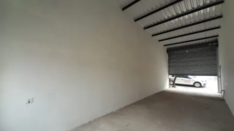 Salão Comercial para alugar em Jd Adelfiore